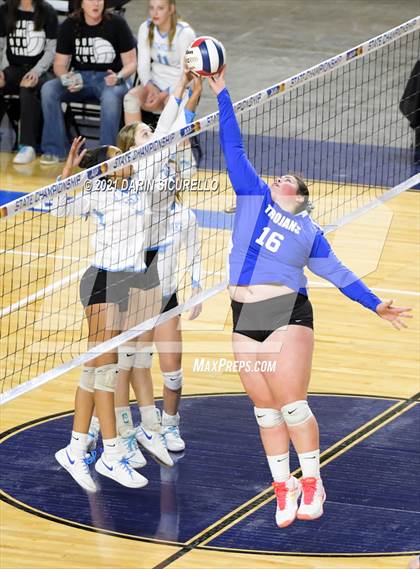 Thumbnail 2 in Valley Christian vs Snowflake (AIA 3A Final) photogallery.