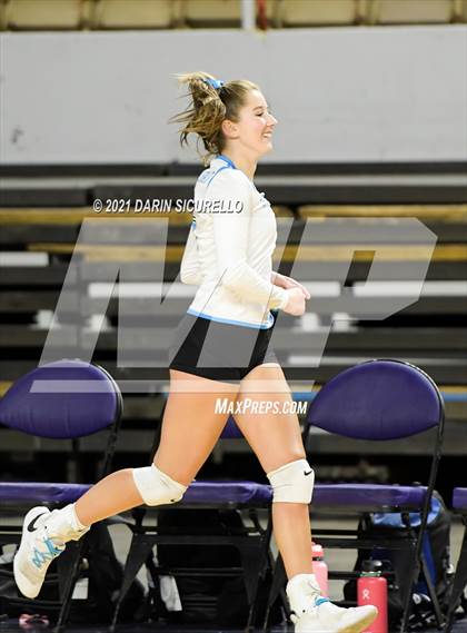 Thumbnail 2 in Valley Christian vs Snowflake (AIA 3A Final) photogallery.
