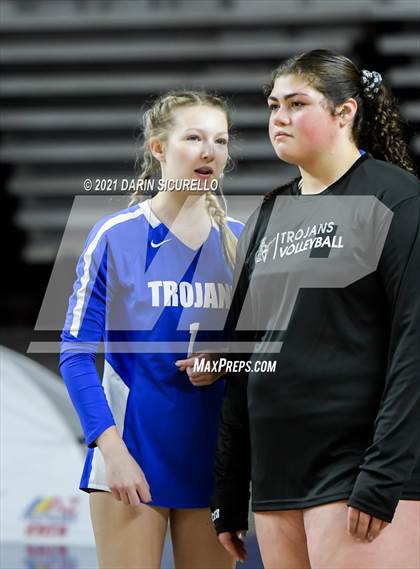 Thumbnail 3 in Valley Christian vs Snowflake (AIA 3A Final) photogallery.