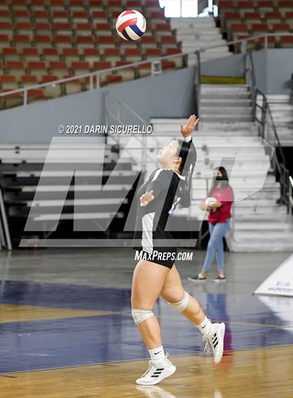 Thumbnail 3 in Valley Christian vs Snowflake (AIA 3A Final) photogallery.
