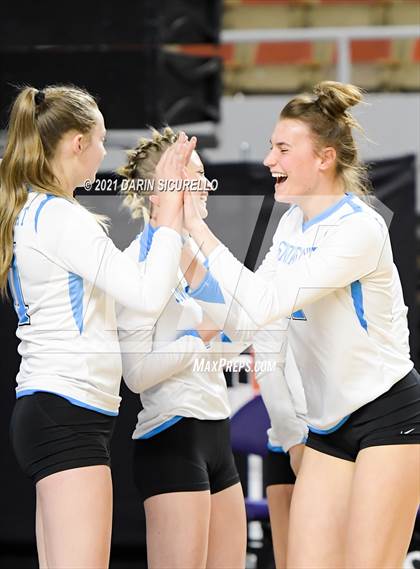 Thumbnail 1 in Valley Christian vs Snowflake (AIA 3A Final) photogallery.