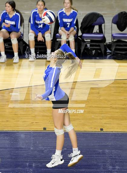 Thumbnail 3 in Valley Christian vs Snowflake (AIA 3A Final) photogallery.