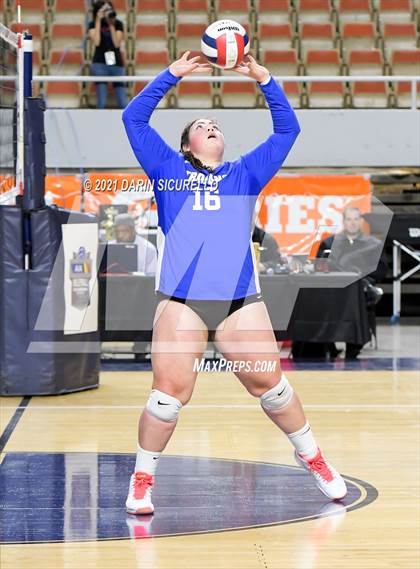 Thumbnail 3 in Valley Christian vs Snowflake (AIA 3A Final) photogallery.