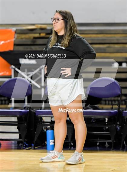 Thumbnail 2 in Valley Christian vs Snowflake (AIA 3A Final) photogallery.