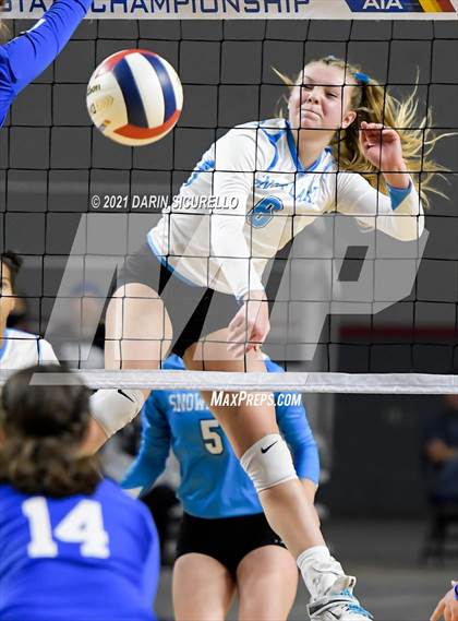 Thumbnail 3 in Valley Christian vs Snowflake (AIA 3A Final) photogallery.