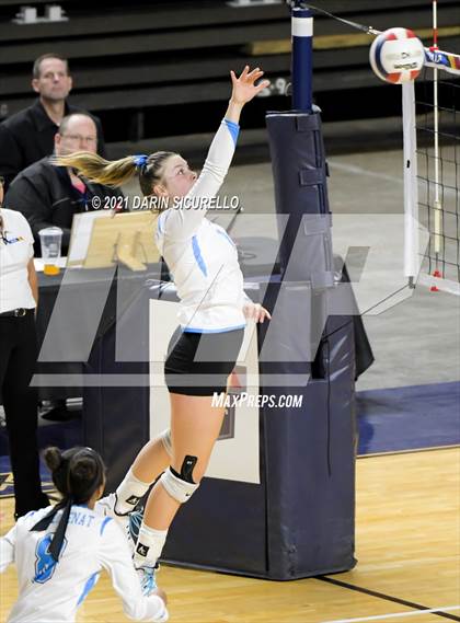 Thumbnail 2 in Valley Christian vs Snowflake (AIA 3A Final) photogallery.