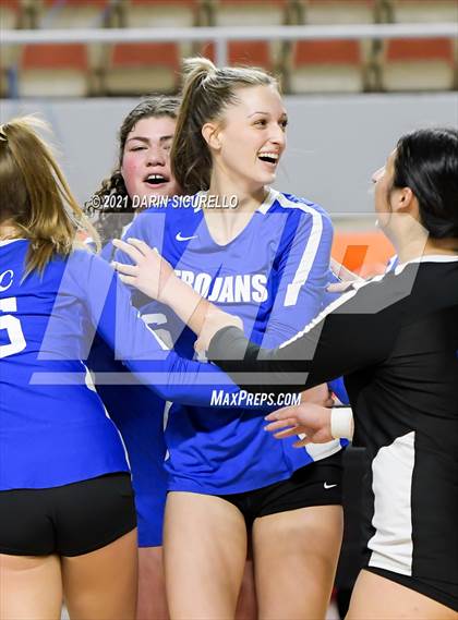 Thumbnail 2 in Valley Christian vs Snowflake (AIA 3A Final) photogallery.