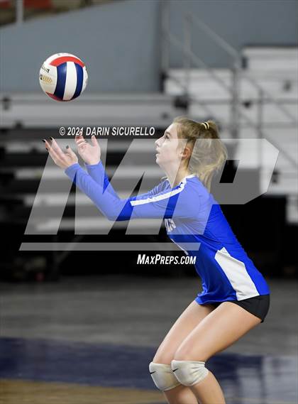 Thumbnail 3 in Valley Christian vs Snowflake (AIA 3A Final) photogallery.