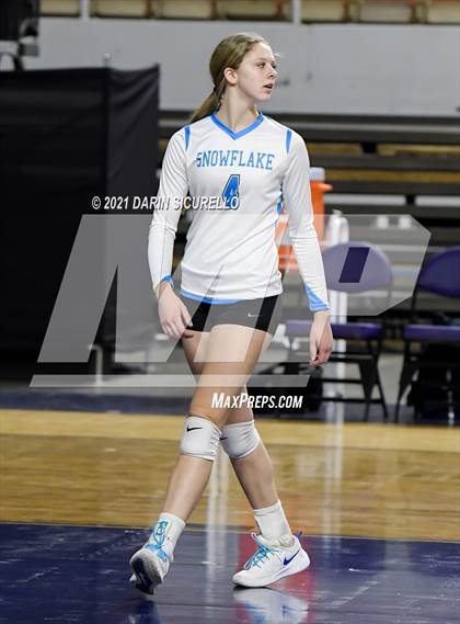 Thumbnail 2 in Valley Christian vs Snowflake (AIA 3A Final) photogallery.