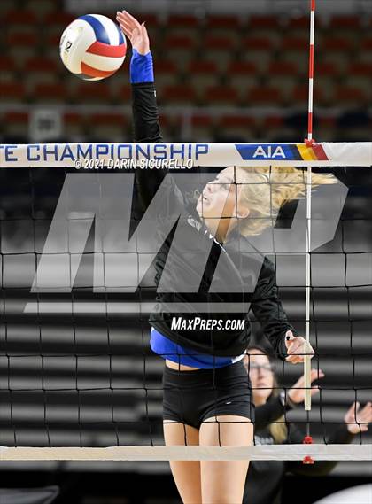 Thumbnail 2 in Valley Christian vs Snowflake (AIA 3A Final) photogallery.