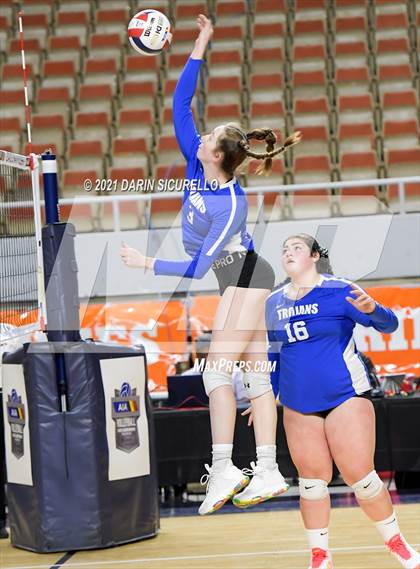 Thumbnail 1 in Valley Christian vs Snowflake (AIA 3A Final) photogallery.