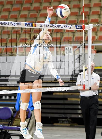 Thumbnail 2 in Valley Christian vs Snowflake (AIA 3A Final) photogallery.