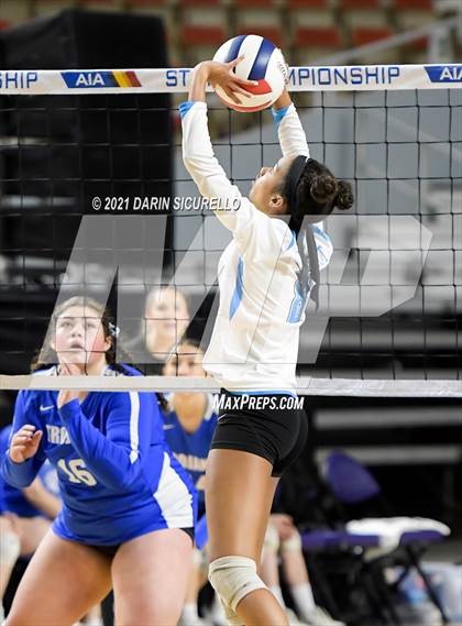 Thumbnail 2 in Valley Christian vs Snowflake (AIA 3A Final) photogallery.