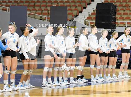 Thumbnail 2 in Valley Christian vs Snowflake (AIA 3A Final) photogallery.