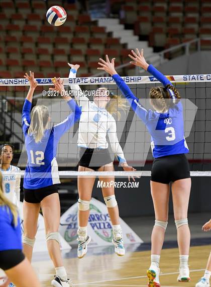 Thumbnail 1 in Valley Christian vs Snowflake (AIA 3A Final) photogallery.