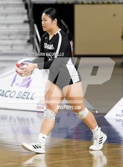 Thumbnail 2 in Valley Christian vs Snowflake (AIA 3A Final) photogallery.