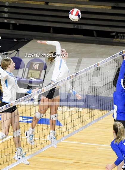Thumbnail 2 in Valley Christian vs Snowflake (AIA 3A Final) photogallery.