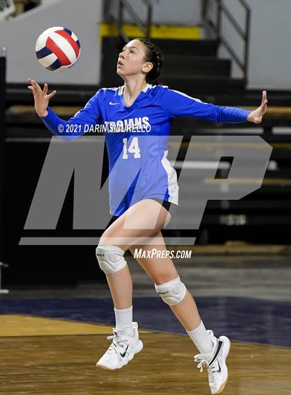 Thumbnail 3 in Valley Christian vs Snowflake (AIA 3A Final) photogallery.