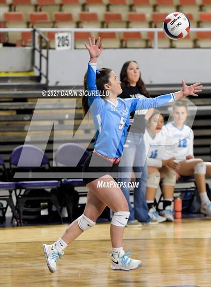 Thumbnail 2 in Valley Christian vs Snowflake (AIA 3A Final) photogallery.