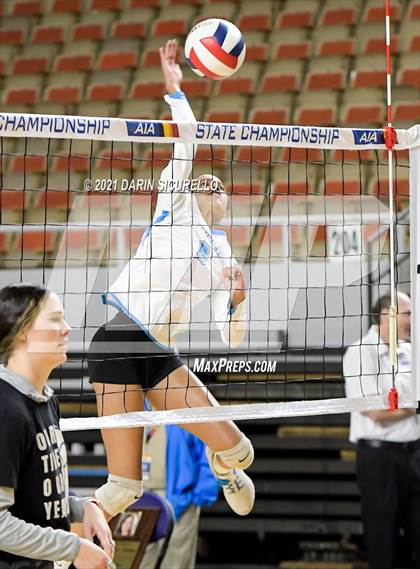 Thumbnail 3 in Valley Christian vs Snowflake (AIA 3A Final) photogallery.