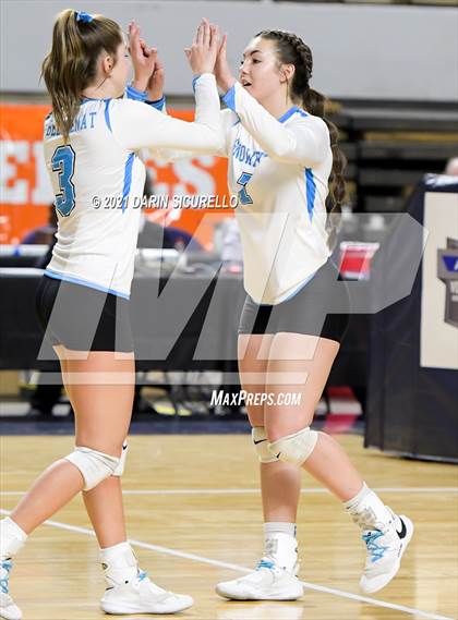 Thumbnail 3 in Valley Christian vs Snowflake (AIA 3A Final) photogallery.