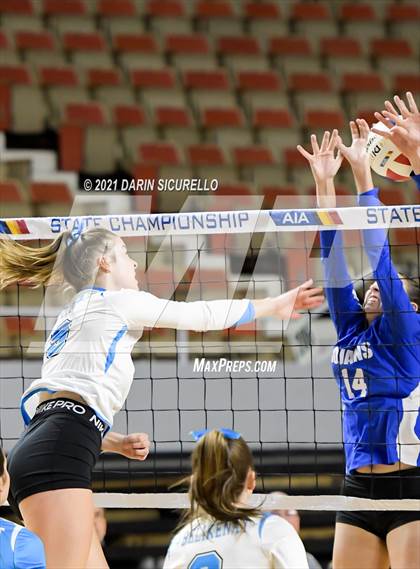 Thumbnail 2 in Valley Christian vs Snowflake (AIA 3A Final) photogallery.