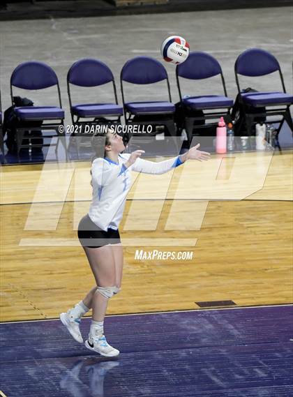 Thumbnail 3 in Valley Christian vs Snowflake (AIA 3A Final) photogallery.