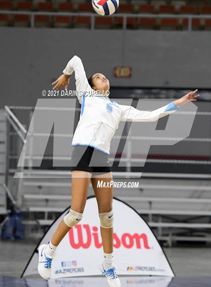 Thumbnail 3 in Valley Christian vs Snowflake (AIA 3A Final) photogallery.