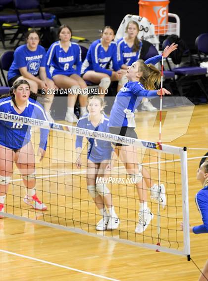 Thumbnail 1 in Valley Christian vs Snowflake (AIA 3A Final) photogallery.
