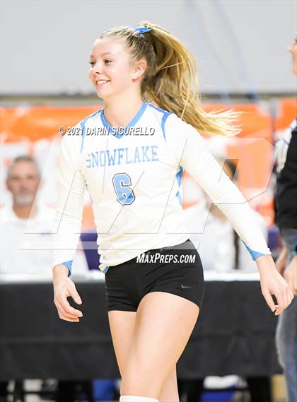 Thumbnail 3 in Valley Christian vs Snowflake (AIA 3A Final) photogallery.