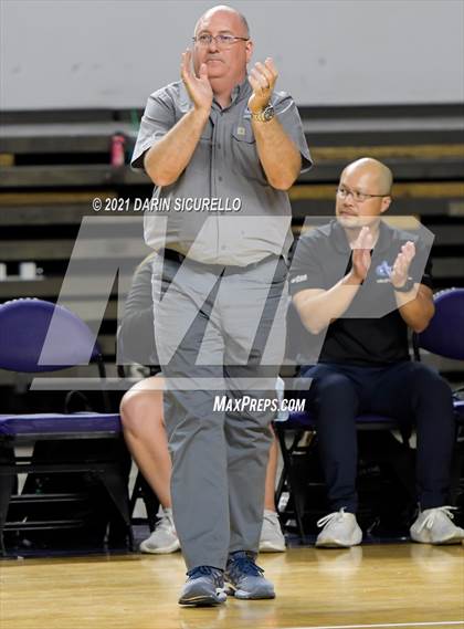 Thumbnail 1 in Valley Christian vs Snowflake (AIA 3A Final) photogallery.