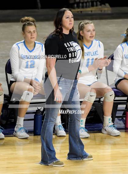 Thumbnail 2 in Valley Christian vs Snowflake (AIA 3A Final) photogallery.