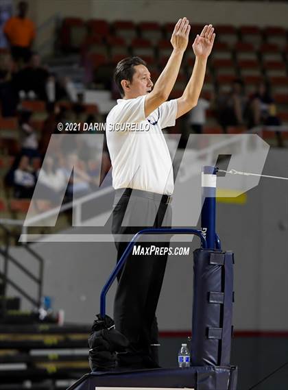 Thumbnail 3 in Valley Christian vs Snowflake (AIA 3A Final) photogallery.