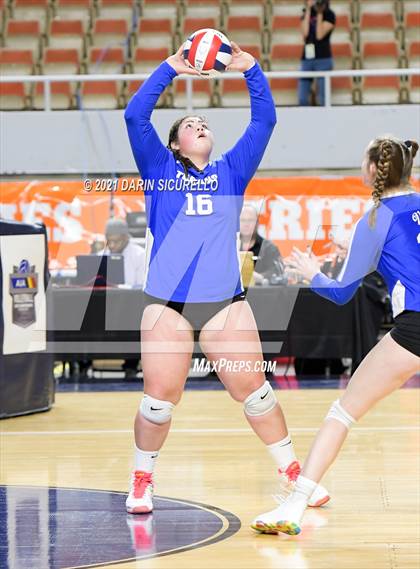 Thumbnail 2 in Valley Christian vs Snowflake (AIA 3A Final) photogallery.