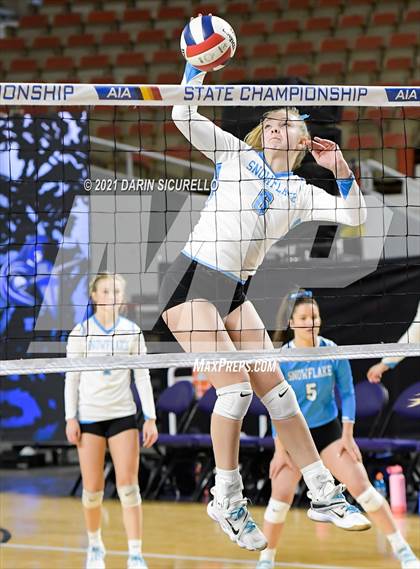 Thumbnail 3 in Valley Christian vs Snowflake (AIA 3A Final) photogallery.