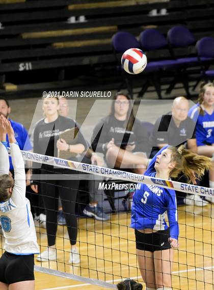 Thumbnail 2 in Valley Christian vs Snowflake (AIA 3A Final) photogallery.