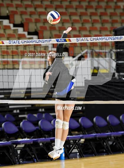 Thumbnail 3 in Valley Christian vs Snowflake (AIA 3A Final) photogallery.