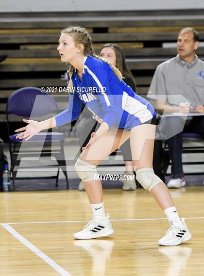 Thumbnail 2 in Valley Christian vs Snowflake (AIA 3A Final) photogallery.