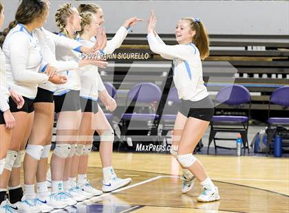 Thumbnail 2 in Valley Christian vs Snowflake (AIA 3A Final) photogallery.