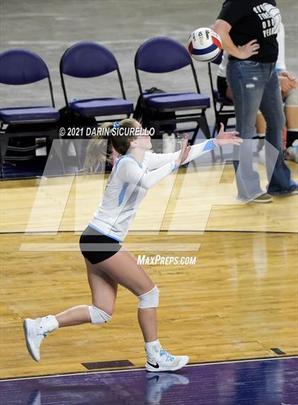 Thumbnail 2 in Valley Christian vs Snowflake (AIA 3A Final) photogallery.