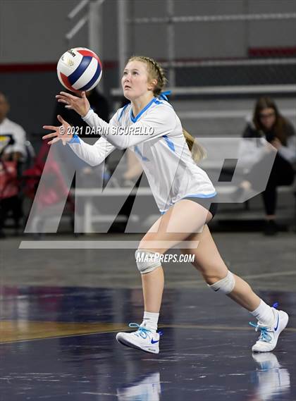 Thumbnail 2 in Valley Christian vs Snowflake (AIA 3A Final) photogallery.