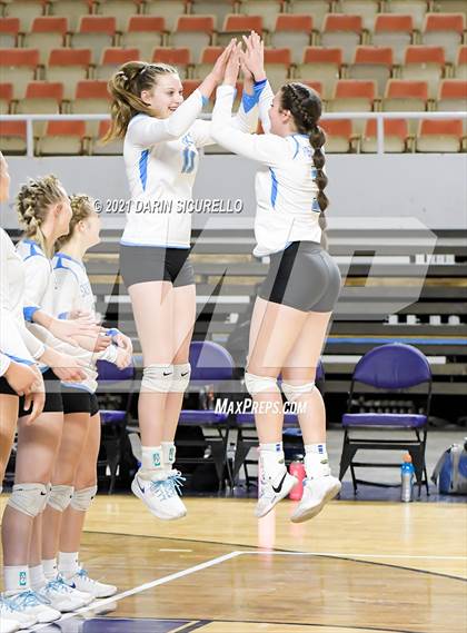 Thumbnail 2 in Valley Christian vs Snowflake (AIA 3A Final) photogallery.