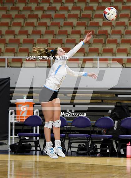 Thumbnail 3 in Valley Christian vs Snowflake (AIA 3A Final) photogallery.