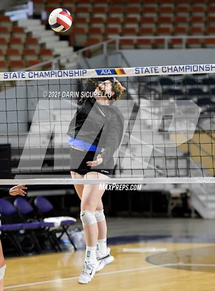 Thumbnail 3 in Valley Christian vs Snowflake (AIA 3A Final) photogallery.