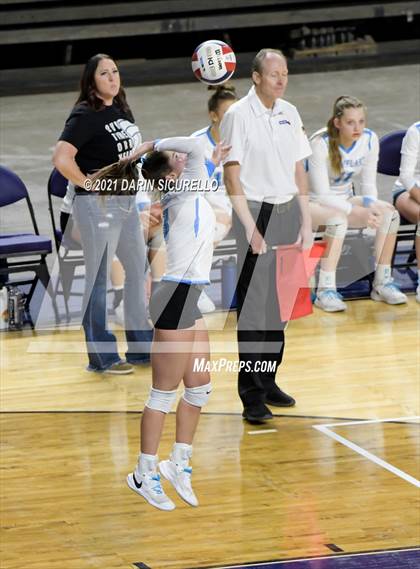 Thumbnail 3 in Valley Christian vs Snowflake (AIA 3A Final) photogallery.