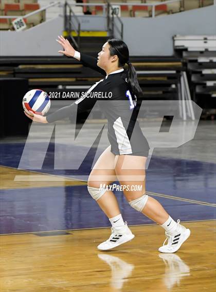 Thumbnail 2 in Valley Christian vs Snowflake (AIA 3A Final) photogallery.