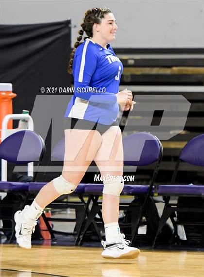 Thumbnail 1 in Valley Christian vs Snowflake (AIA 3A Final) photogallery.