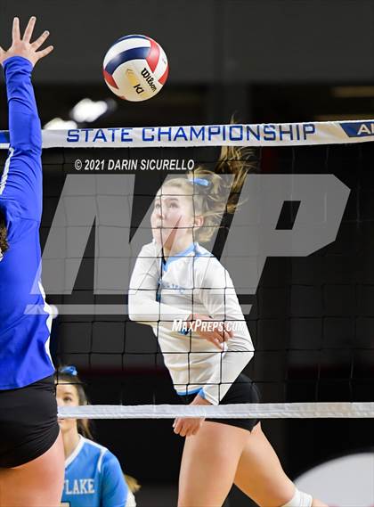 Thumbnail 3 in Valley Christian vs Snowflake (AIA 3A Final) photogallery.