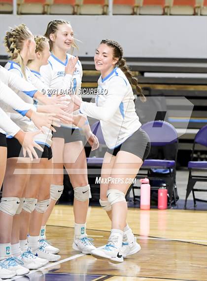 Thumbnail 3 in Valley Christian vs Snowflake (AIA 3A Final) photogallery.