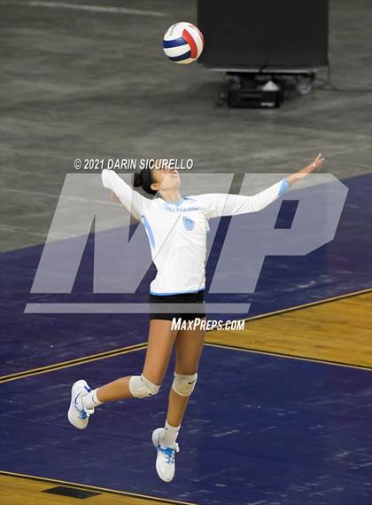 Thumbnail 3 in Valley Christian vs Snowflake (AIA 3A Final) photogallery.